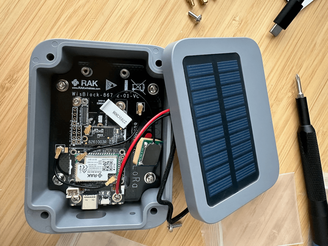 RAKwireless Unity enclosure mounts